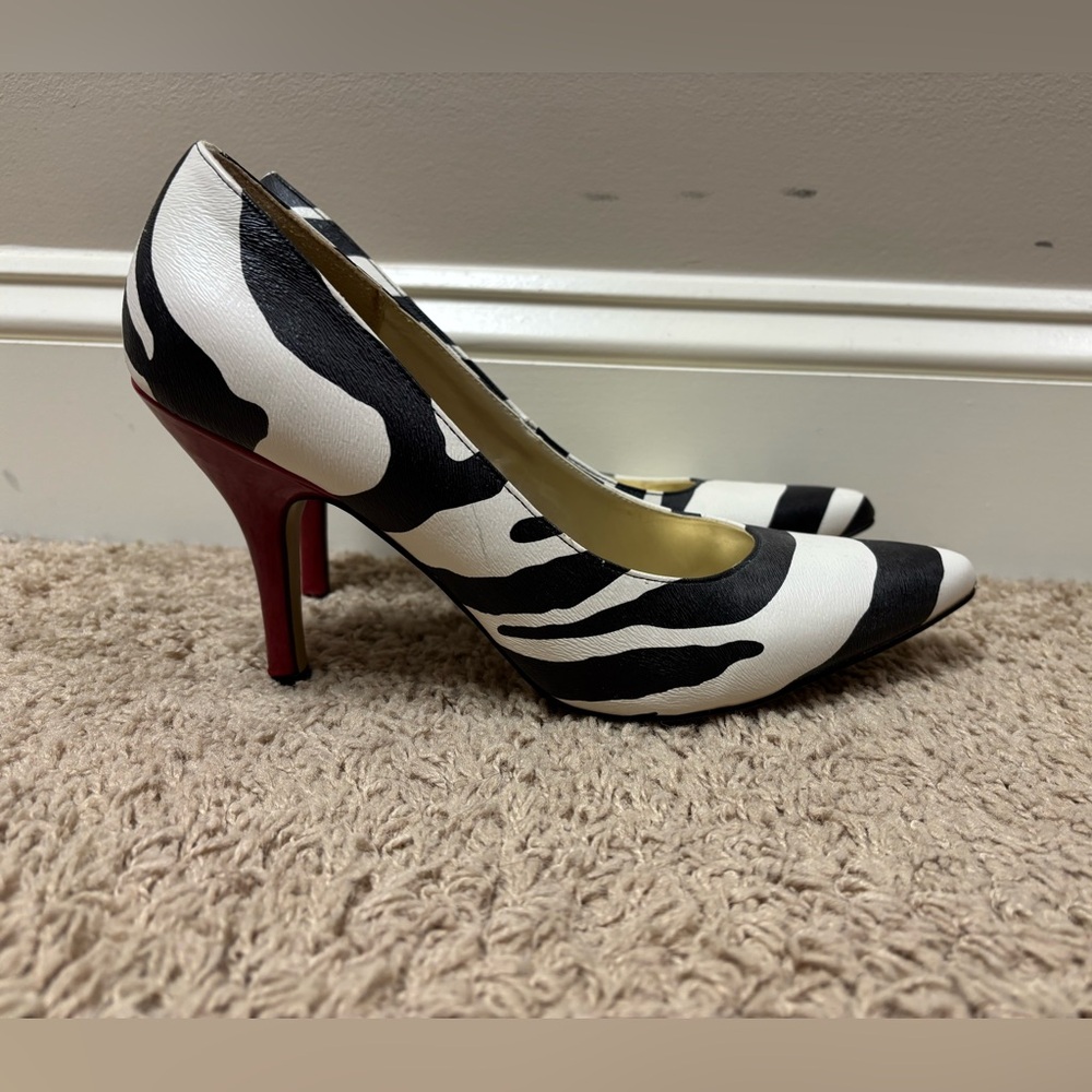 RAMPAGE Zebra Print Heels with Red Heel accent Sz 9